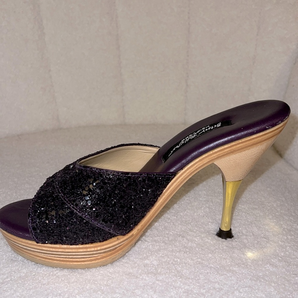 Betsey Johnson Purple Glitter Polly shoes size 6